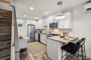 728 N 43rd St, Seattle, WA 98103 - Photo 11