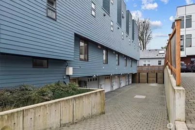 728 N 43rd Street, Seattle, WA 98103 - Photo 21