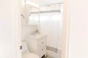 6012 40th Ave NE, Seattle, WA 98115 - Photo 11