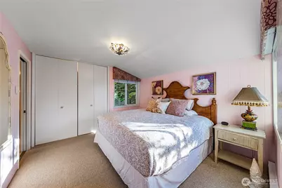 4951 Surfcrest Drive, Oak Harbor, WA 98277 - Photo 17