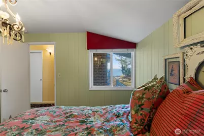 4951 Surfcrest Drive, Oak Harbor, WA 98277 - Photo 29