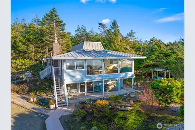 4951 Surfcrest Drive, Oak Harbor, WA 98277 - Photo 1