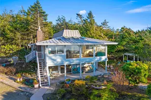 4951 Surfcrest Dr, Oak Harbor, WA 98277 - Photo 1