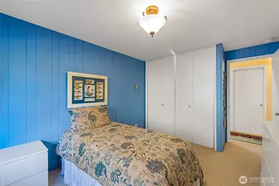 4951 Surfcrest Drive, Oak Harbor, WA 98277 - Photo 23