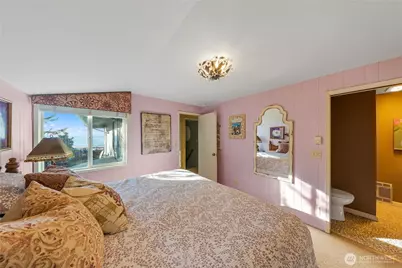 4951 Surfcrest Drive, Oak Harbor, WA 98277 - Photo 19