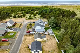 1215 199th Pl, Long Beach, WA 98631 - Photo 3