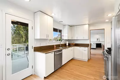 4026 48th Avenue S, Seattle, WA 98118 - Photo 5