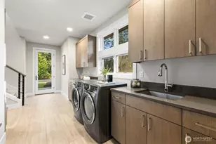 18858 NE 49th Pl, Sammamish, WA 98074 - Photo 21