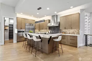 18858 NE 49th Pl, Sammamish, WA 98074 - Photo 5