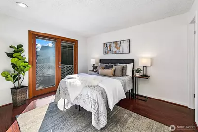 541 N 75th Street, Seattle, WA 98103 - Photo 11