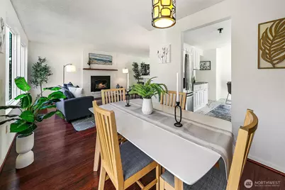 541 N 75th Street, Seattle, WA 98103 - Photo 7