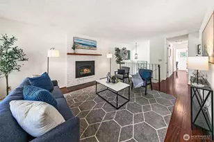 541 N 75th St, Seattle, WA 98103 - Photo 3