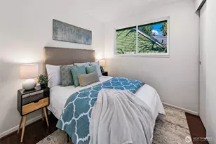 541 N 75th St, Seattle, WA 98103 - Photo 13