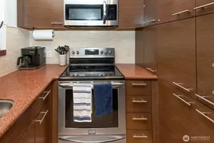 440 St Helens Ave, Tacoma, WA 98402 - Photo 9