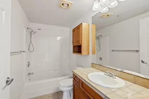 123 Queen Anne Ave N, Seattle, WA 98109 - Photo 15