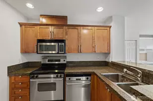 123 Queen Anne Ave N, Seattle, WA 98109 - Photo 11