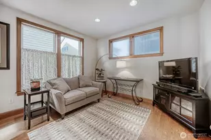 11740 Burke Ave N, Seattle, WA 98133 - Photo 9