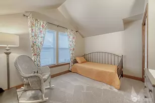 11740 Burke Ave N, Seattle, WA 98133 - Photo 17