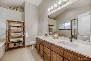 11740 Burke Ave N, Seattle, WA 98133 - Photo 19