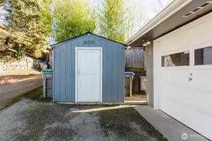 2110 E 17th St, Bremerton, WA 98310 - Photo 35