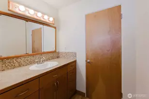 2110 E 17th St, Bremerton, WA 98310 - Photo 19