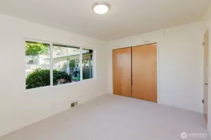 2110 E 17th St, Bremerton, WA 98310 - Photo 13