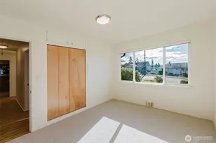 2110 E 17th St, Bremerton, WA 98310 - Photo 17