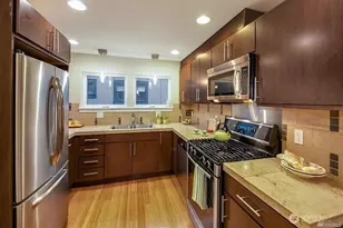 3841 Woodland Park Ave N, Seattle, WA 98103 - Photo 3