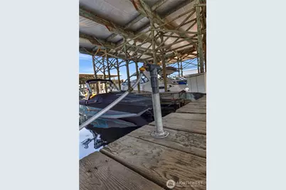 3911 Lake Washington Boulevard SE #B10, Bellevue, WA 98006 - Photo 11