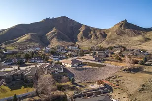 735 Castle Heights Dr, Wenatchee, WA 98801 - Photo 35