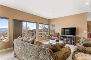 735 Castle Heights Dr, Wenatchee, WA 98801 - Photo 7