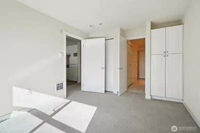 321 10th Avenue S #613, Seattle, WA 98104 - Photo 11