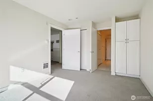 321 10th Ave S, Seattle, WA 98104 - Photo 11
