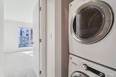 321 10th Avenue S #613, Seattle, WA 98104 - Photo 17