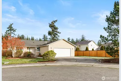 1020 NW 14th Way, Oak Harbor, WA 98277 - Photo 1