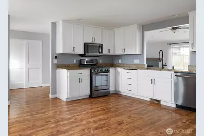 1020 NW 14th Way, Oak Harbor, WA 98277 - Photo 15