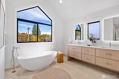 2515 35th Avenue W, Seattle, WA 98199 - Photo 25