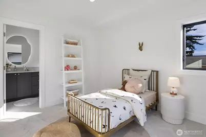 2515 35th Avenue W, Seattle, WA 98199 - Photo 27