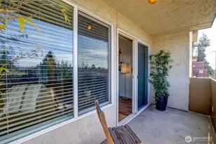 8000 28th Ave NW, Seattle, WA 98117 - Photo 9