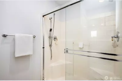 5523 Lakemont Boulevard SE #604, Bellevue, WA 98006 - Photo 25