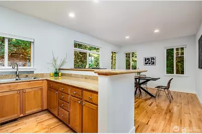 5523 Lakemont Boulevard SE #604, Bellevue, WA 98006 - Photo 11