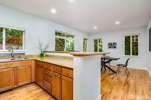 5523 Lakemont Blvd SE, Bellevue, WA 98006 - Photo 11