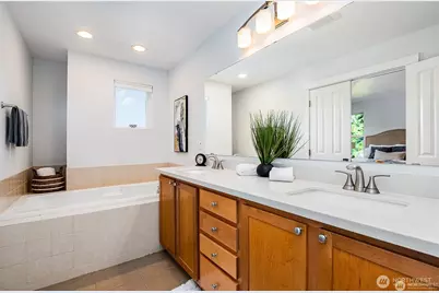 5523 Lakemont Boulevard SE #604, Bellevue, WA 98006 - Photo 23