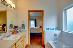 170 NW 13th Ct, Oak Harbor, WA 98277 - Photo 23