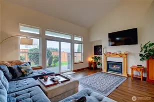 170 NW 13th Ct, Oak Harbor, WA 98277 - Photo 3