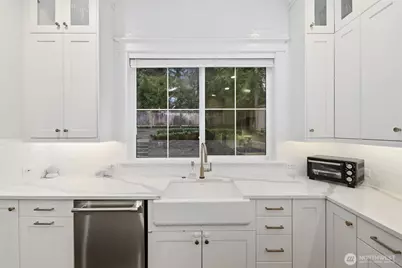 4716 48th Avenue NE, Seattle, WA 98105 - Photo 11