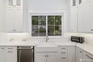 4716 48th Ave NE, Seattle, WA 98105 - Photo 11