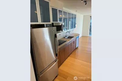 3104 Western Avenue #215, Seattle, WA 98121 - Photo 7