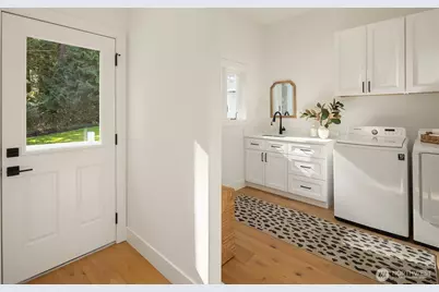 11710 Arrow Point Drive NE, Bainbridge Island, WA 98110 - Photo 19