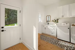 11710 Arrow Point Dr NE, Bainbridge Island, WA 98110 - Photo 19